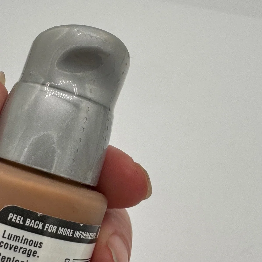 Maybelline Instant Age Rewind Cream Foundation Sandy Beige Medium 1 SPF 18 1oz